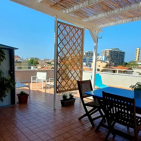 Santafe'- Attico A Due Passi Dal Mare - Parcheggio Privato * Montesilvano Marina