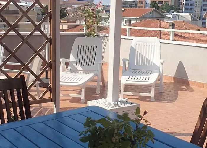 Nyaraló Santafe'- Attico A Due Passi Dal Mare - Parcheggio Privato