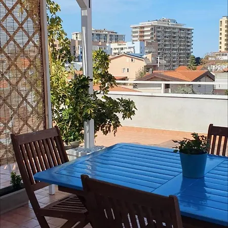 Casa de Férias Santafe'- Attico A Due Passi Dal Mare - Parcheggio Privato