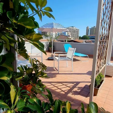 Casa de Férias Santafe'- Attico A Due Passi Dal Mare - Parcheggio Privato *